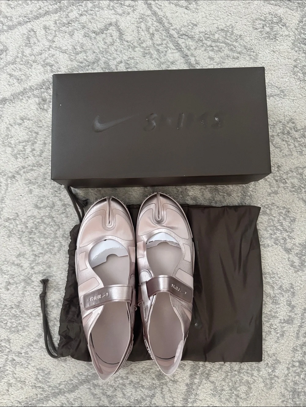 NikeSkims Rift Satin PinkWomen Sneakers